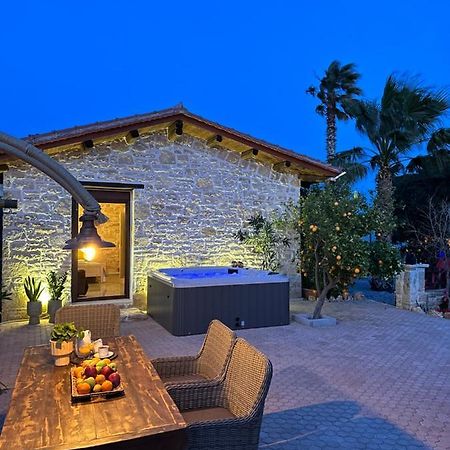 Villa Aspasia With Private Jacuzzi - Oasis Resort Kokkinos Pirgos Exterior photo