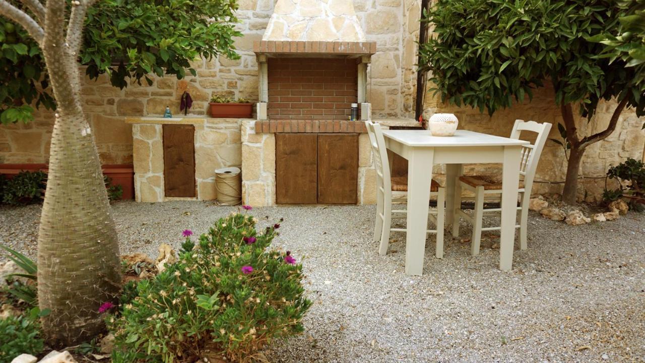 Villa Aspasia With Private Jacuzzi - Oasis Resort Kokkinos Pirgos Exterior photo