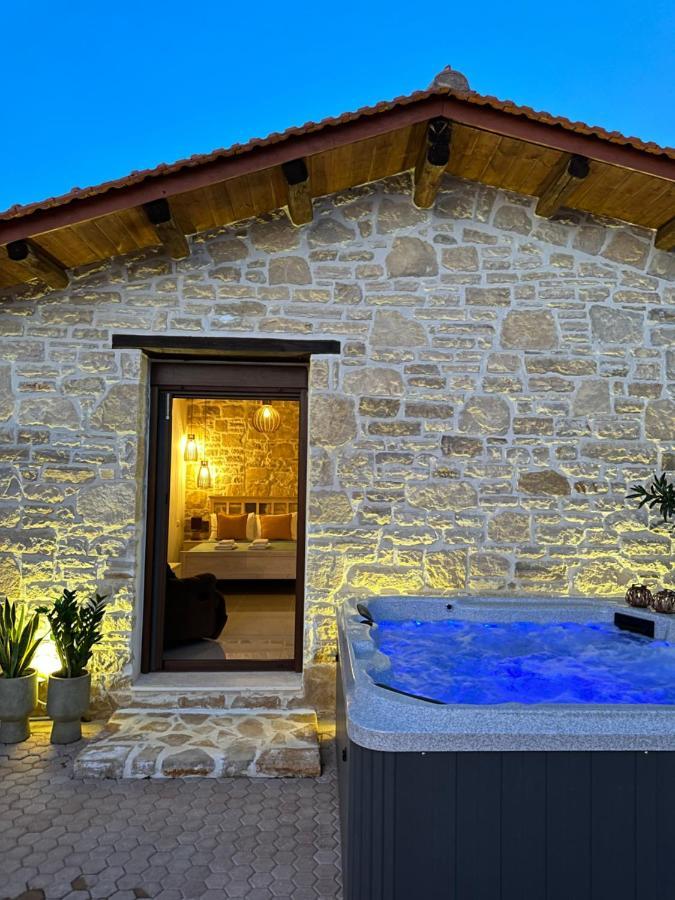 Villa Aspasia With Private Jacuzzi - Oasis Resort Kokkinos Pirgos Exterior photo